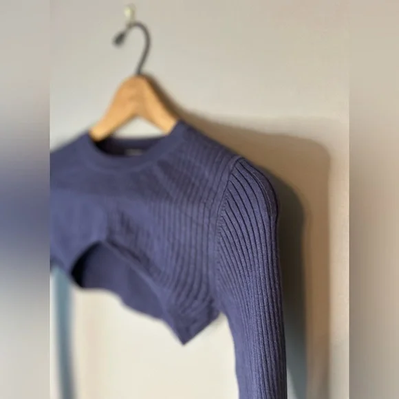 ✌️4/$20✌️ Dynamite knit shrug sweater - Picture 3 of 12